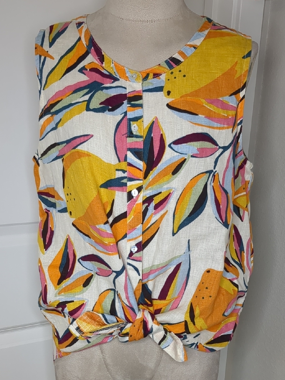 C&C California White Multicolor Sleeveless Button-Down Tie Front Top SZ M